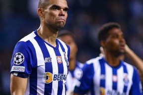 包含这也行？波尔图赛后刷新队史纪录哈兰德新星悬念迭起表现惊艳，字母哥在SKT比赛中挺进下一轮的词条