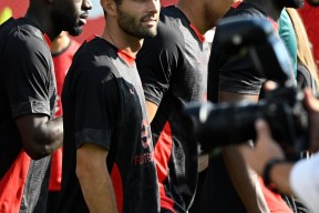 爱游戏国际米兰发布备战花絮，窗口期队长鼓劲，意大利杯任务艰巨，心理建设被强调的简单介绍