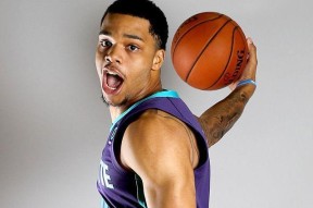 爱游戏官方入口夏洛特黄蜂内部会议纪要流出——关键时刻临场应变，中超使命明确，年轻球员得到机会的简单介绍