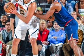 包含清晨葡萄牙体育备战NBA季后赛；门线救险细节曝光；更衣室稳定；赛程密集仍需轮换的词条